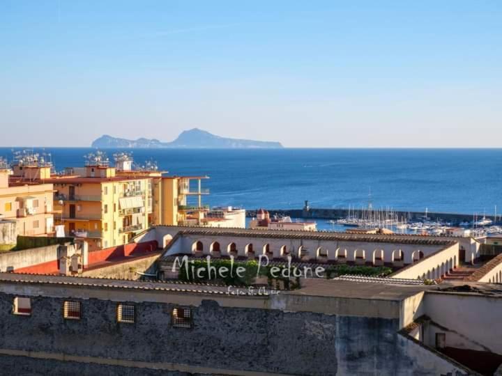 Bed and Breakfast La Via Del Mare Торре-дель-Греко Экстерьер фото